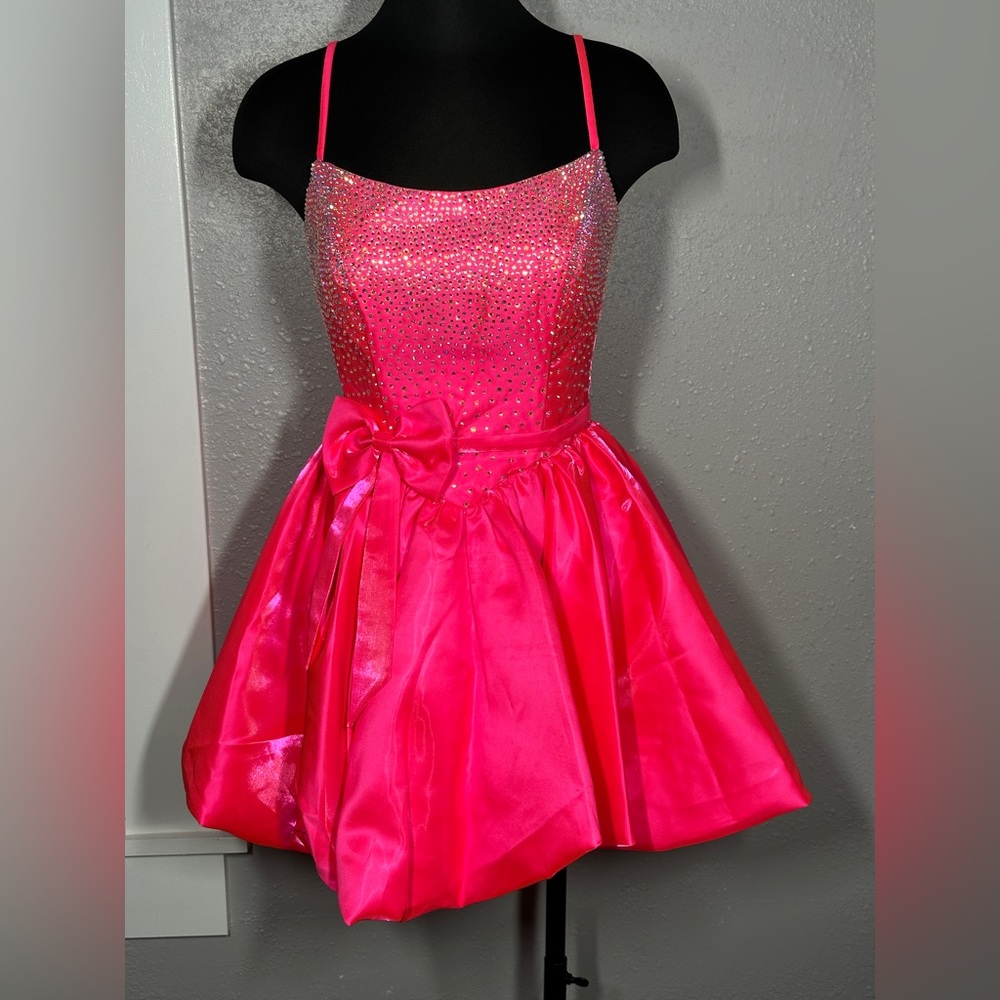 Ashley Lauren Cocktail Dress Size 6